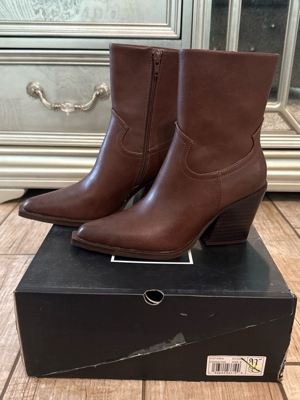 ShuShop Brown Pointed-Toe Mid-Calf Block Heel Boots
